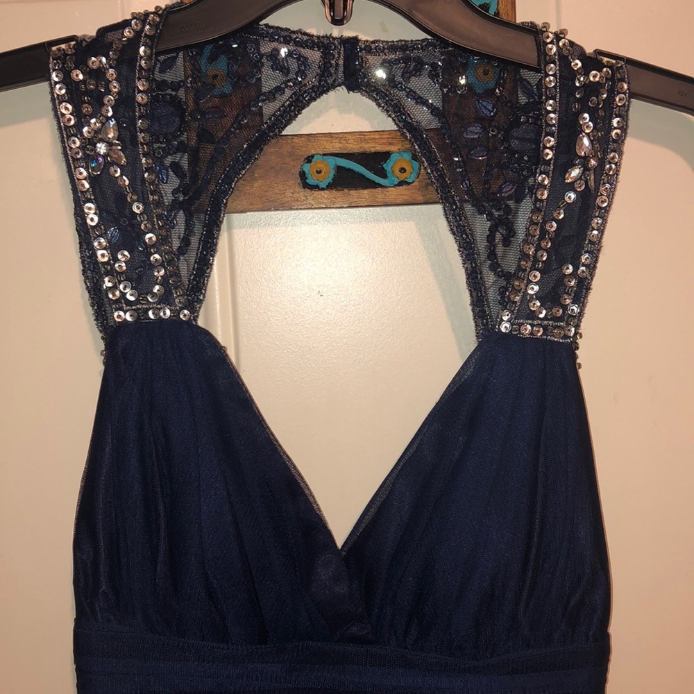 Dress - Picture 2 of 4